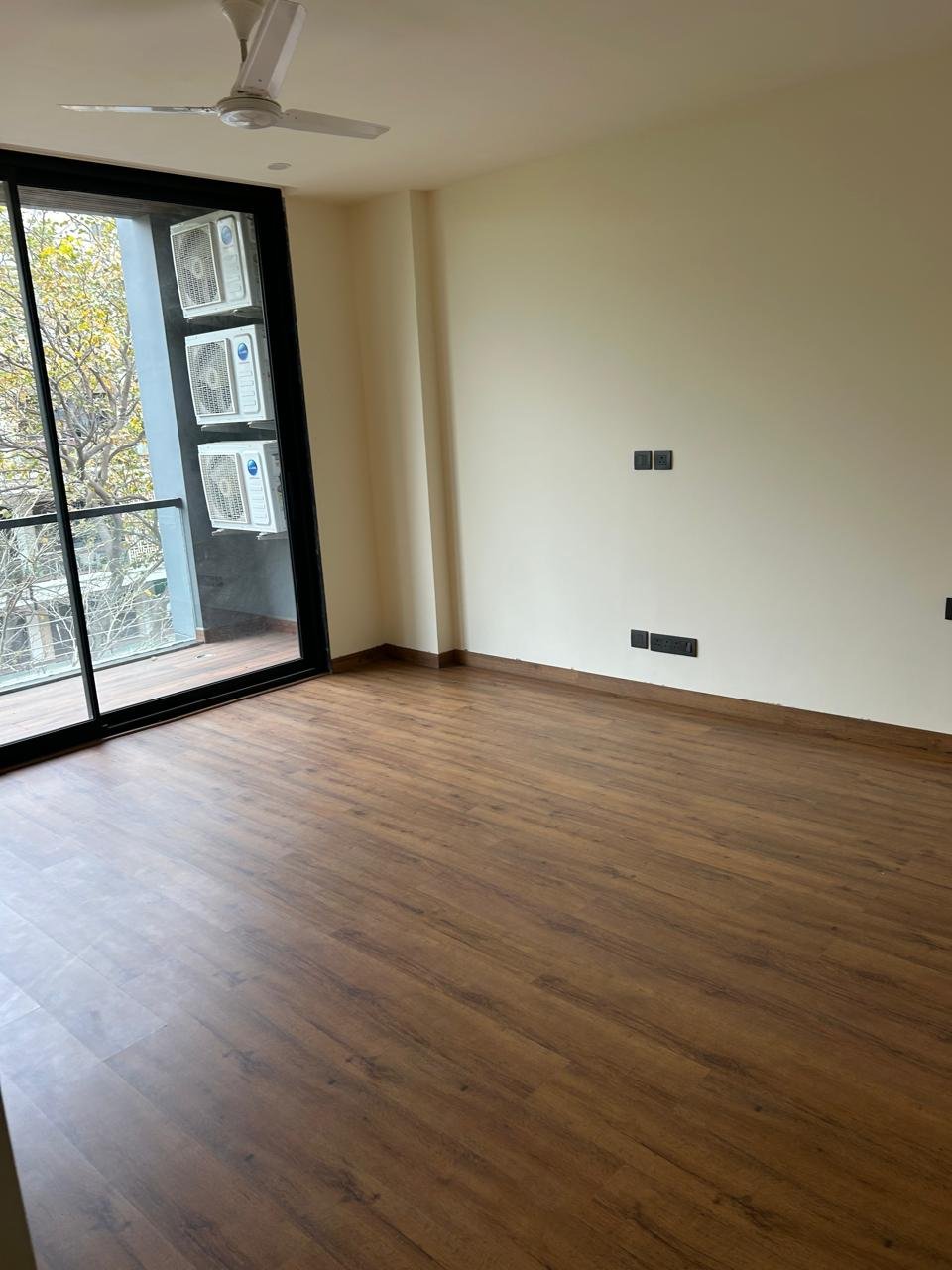 4BHK Sushant Lok, Near MG Road available for rent